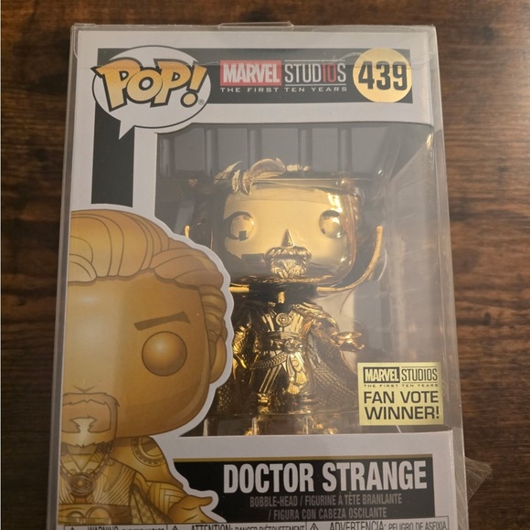 Funko Pop Marvel Studios Dr Strange Gold Chrome #439 Fan Vote Winner Protector - Picture 1 of 5